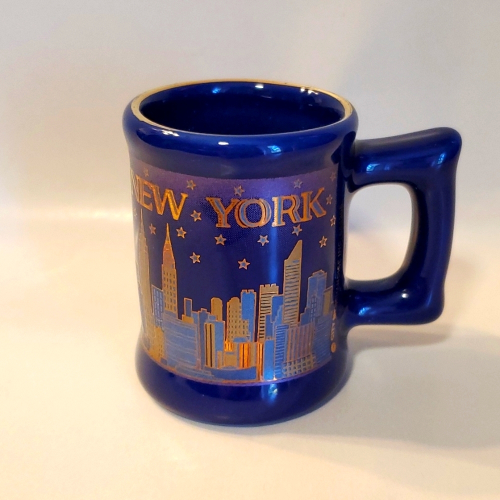 New York City Skyline Shot Glass (NWT)